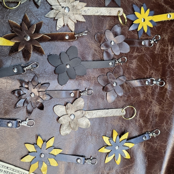 Handmade Leather Flower Keychains - Picture 3 of 7